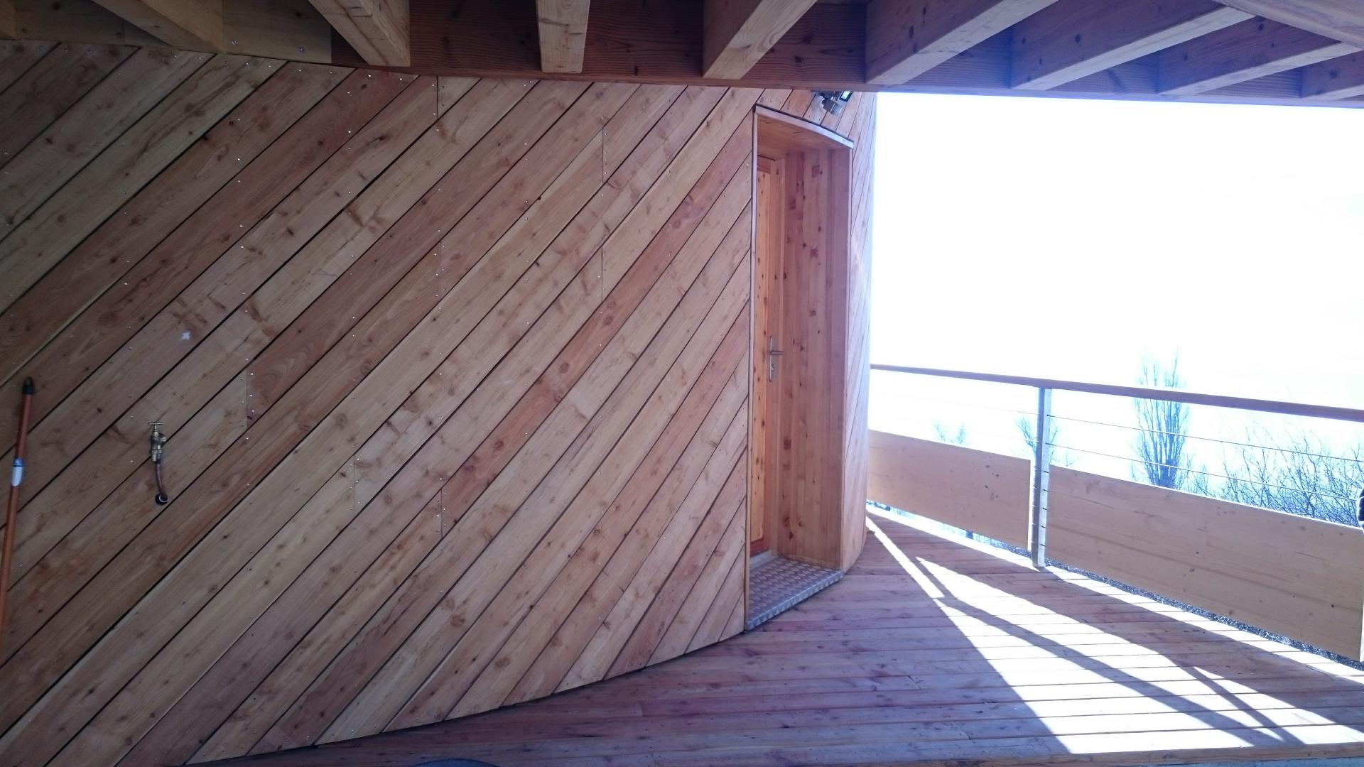 Ossature bois à Crots Bardage en mélèze de pays à claire voie