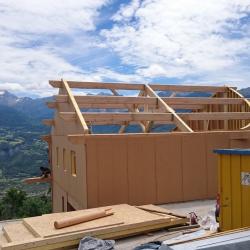 Ossature bois à Embrun Panneau Agepan, murs cintrés, charpente douglas
