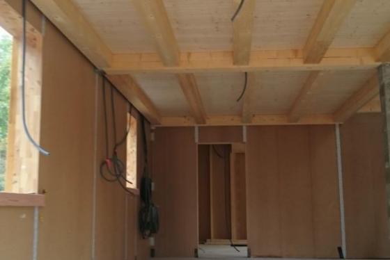 Panneau intérieur étanche à l'air, solivage contre collé