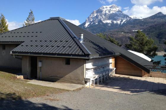 La couverture en tôle d'acier prélaqué