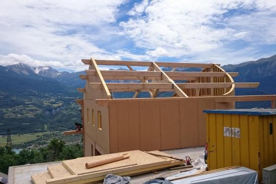 Panneau Agepan, murs cintrés, charpente douglas